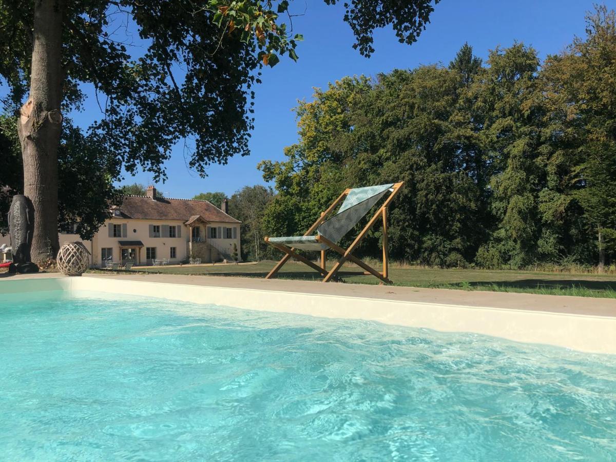 Bed and Breakfast Domaine Du Plessis Le Plessis-Luzarches Exterior foto